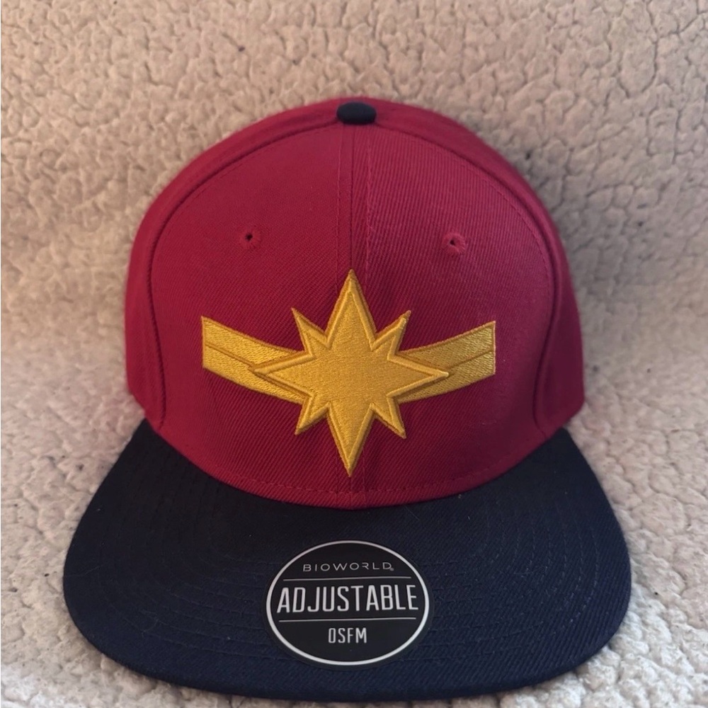 CAPTAIN MARVEL Red BallCap Adjustable SnapBack Hat Adult/Teens by Bioworld NEW
